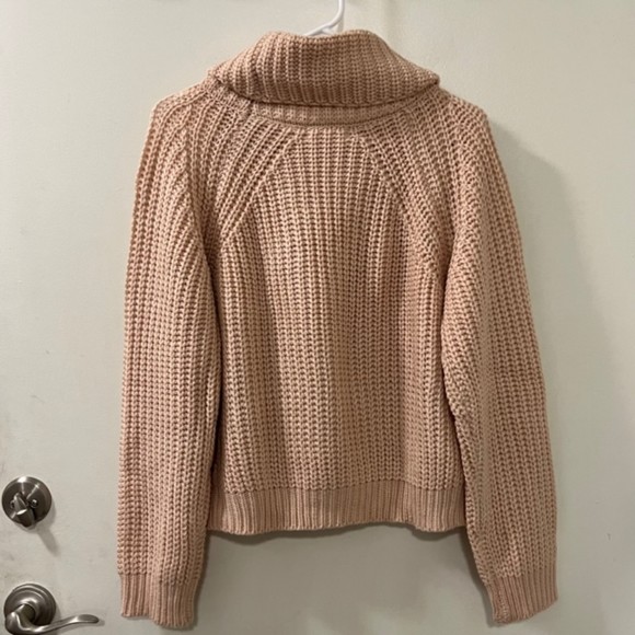 Ivy & Main Womens Tan Turtleneck Cropped Acrylic Chunky Knit Sweater Sz Large - Picture 4 of 8